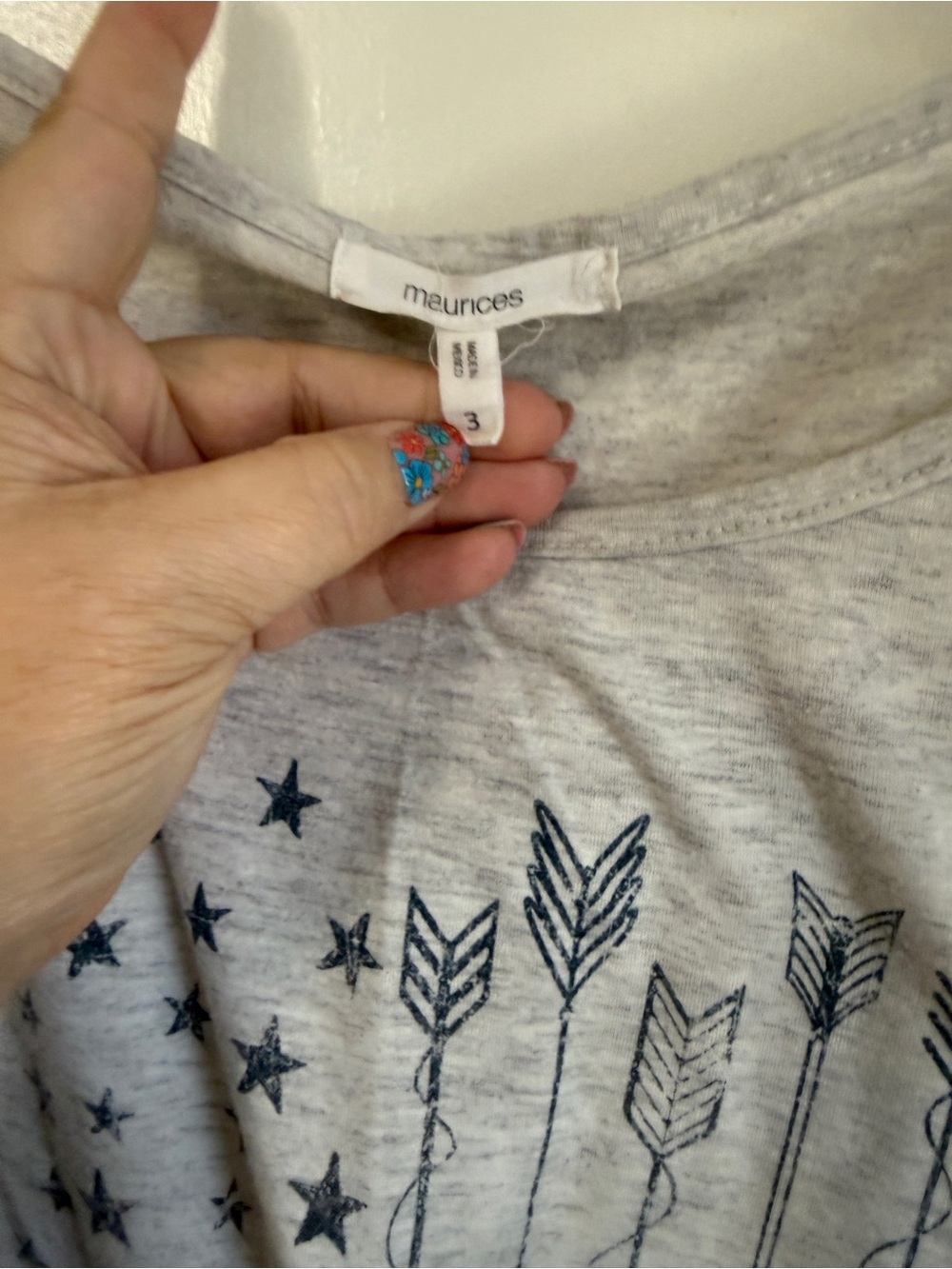 Maurices Heather Gray Tee with Navy Star & Arrow Print
